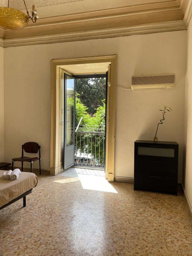 Bed And Books Isabella Bed and Breakfast Κατάνια Εξωτερικό φωτογραφία