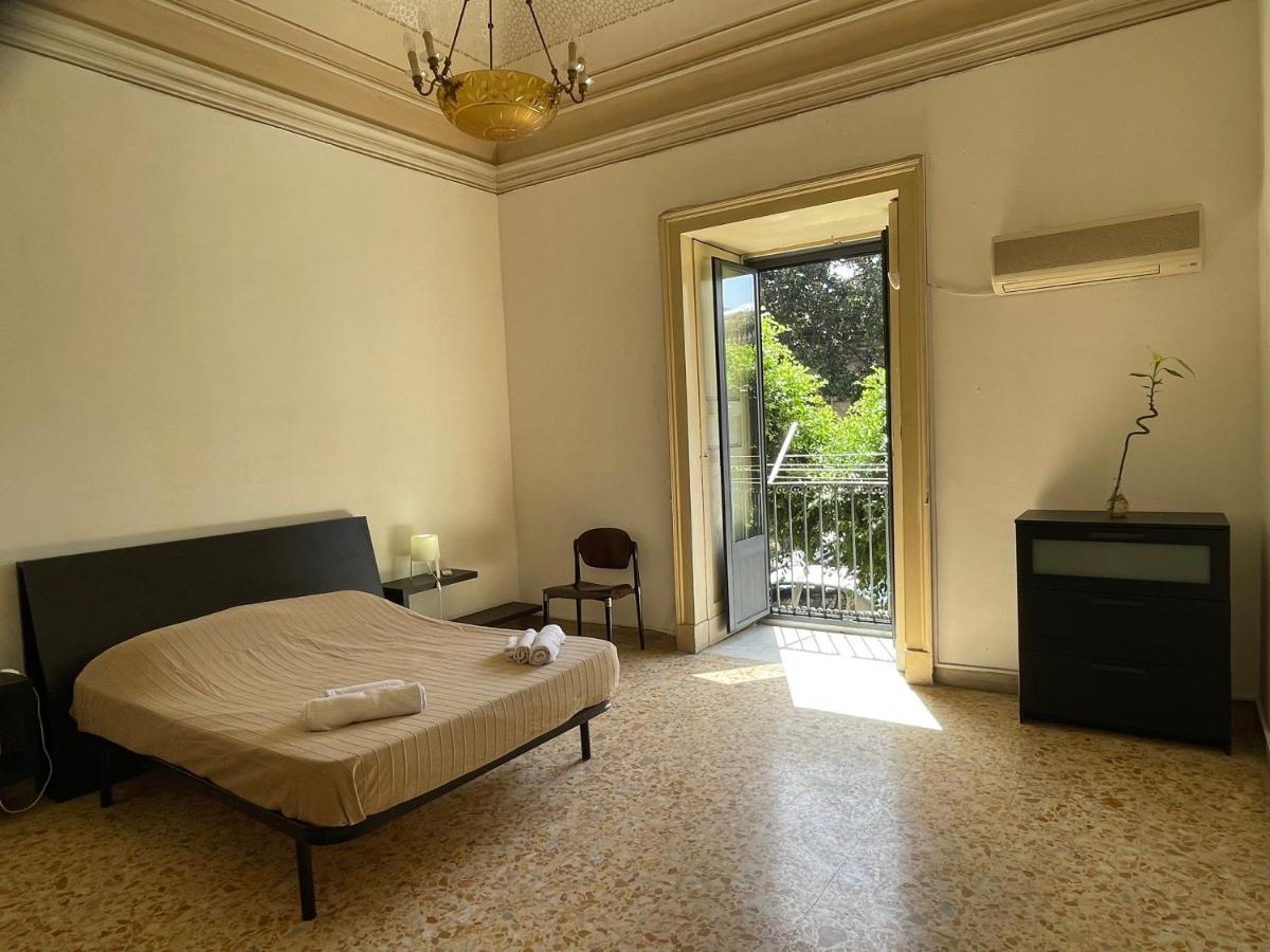 Bed And Books Isabella Bed and Breakfast Κατάνια Εξωτερικό φωτογραφία