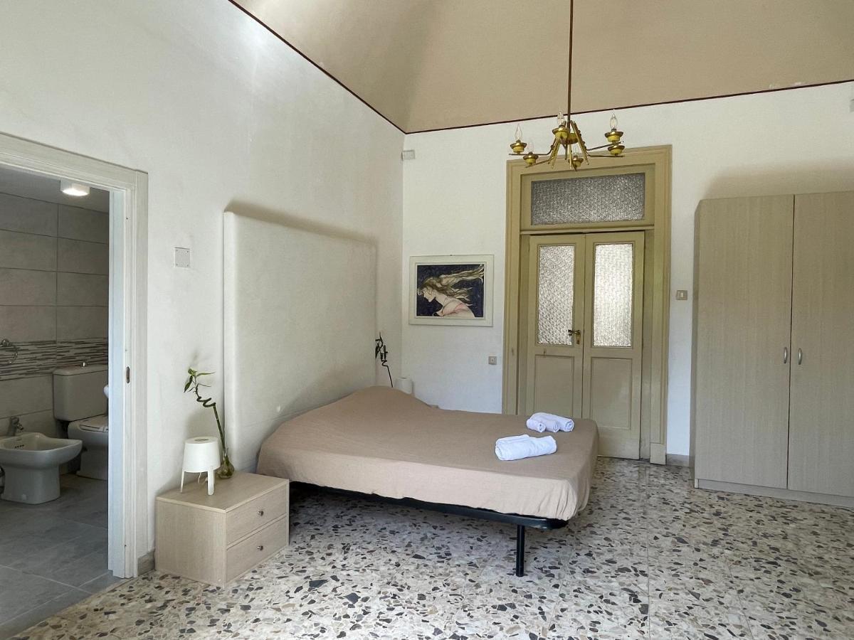 Bed And Books Isabella Bed and Breakfast Κατάνια Εξωτερικό φωτογραφία