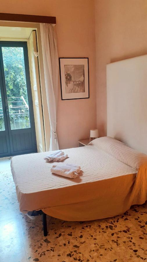 Bed And Books Isabella Bed and Breakfast Κατάνια Εξωτερικό φωτογραφία