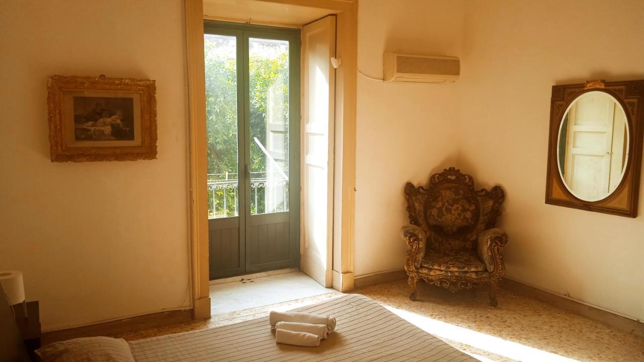 Bed And Books Isabella Bed and Breakfast Κατάνια Εξωτερικό φωτογραφία