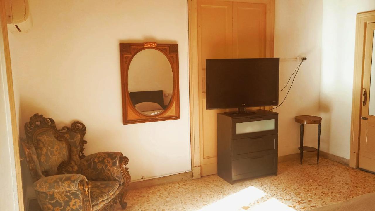 Bed And Books Isabella Bed and Breakfast Κατάνια Εξωτερικό φωτογραφία