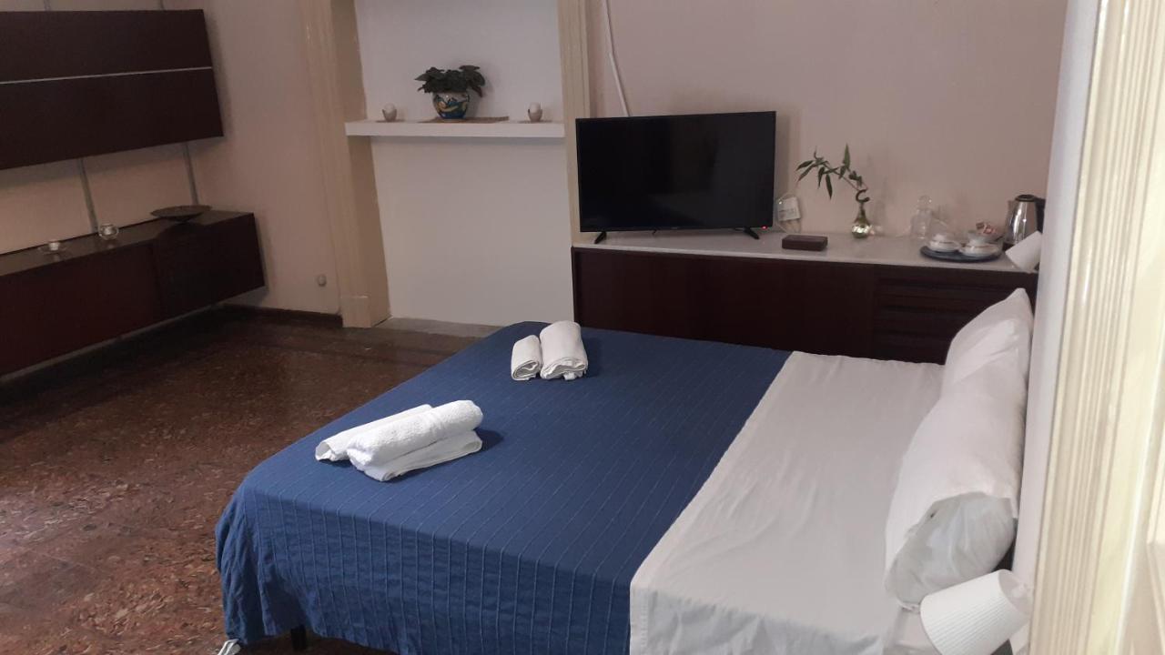 Bed And Books Isabella Bed and Breakfast Κατάνια Εξωτερικό φωτογραφία